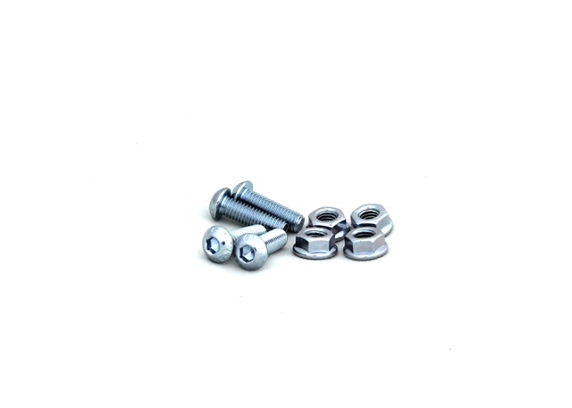 Kit de tornillería para placa V20 compatible con TowBox V2, diseñado para garantizar una fijación segura y estable de la señalización de carga saliente.