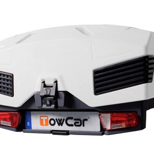 TowBox EVO blanco instalado en un vehículo, ofreciendo una solución moderna y funcional para ampliar la capacidad de carga en cualquier viaje.