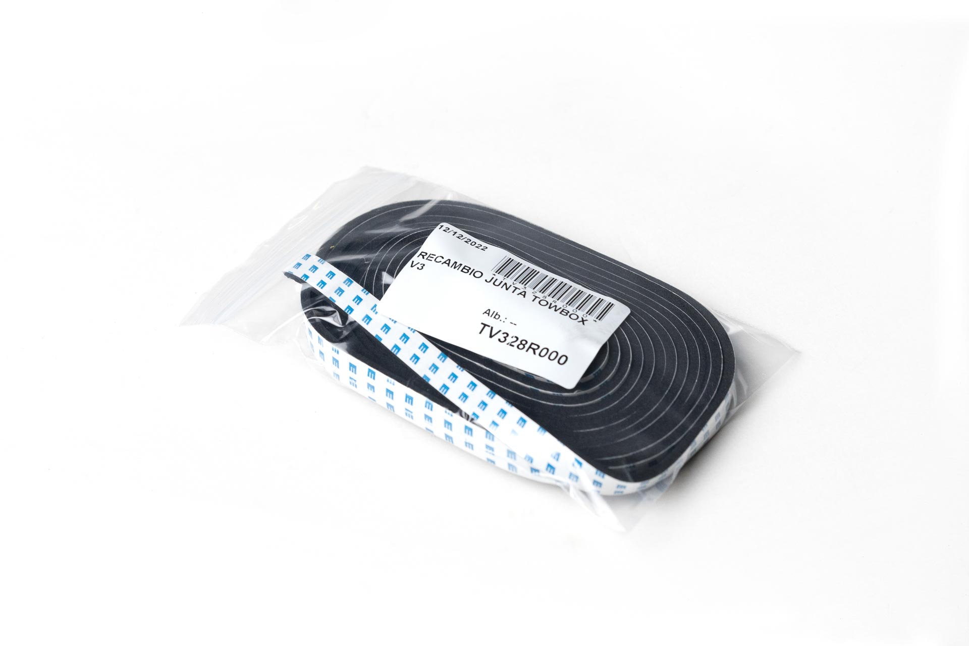 Junta adhesiva para TowBox V3, diseñada para garantizar un sellado hermético y proteger el interior del cofre contra el agua y el polvo.