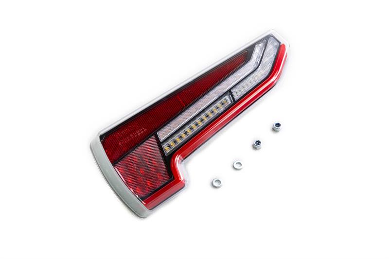 Piloto derecho FullLED para TowBox V3 con elementos de fijación, diseñado para ofrecer una iluminación eficiente y una mayor seguridad en carretera.