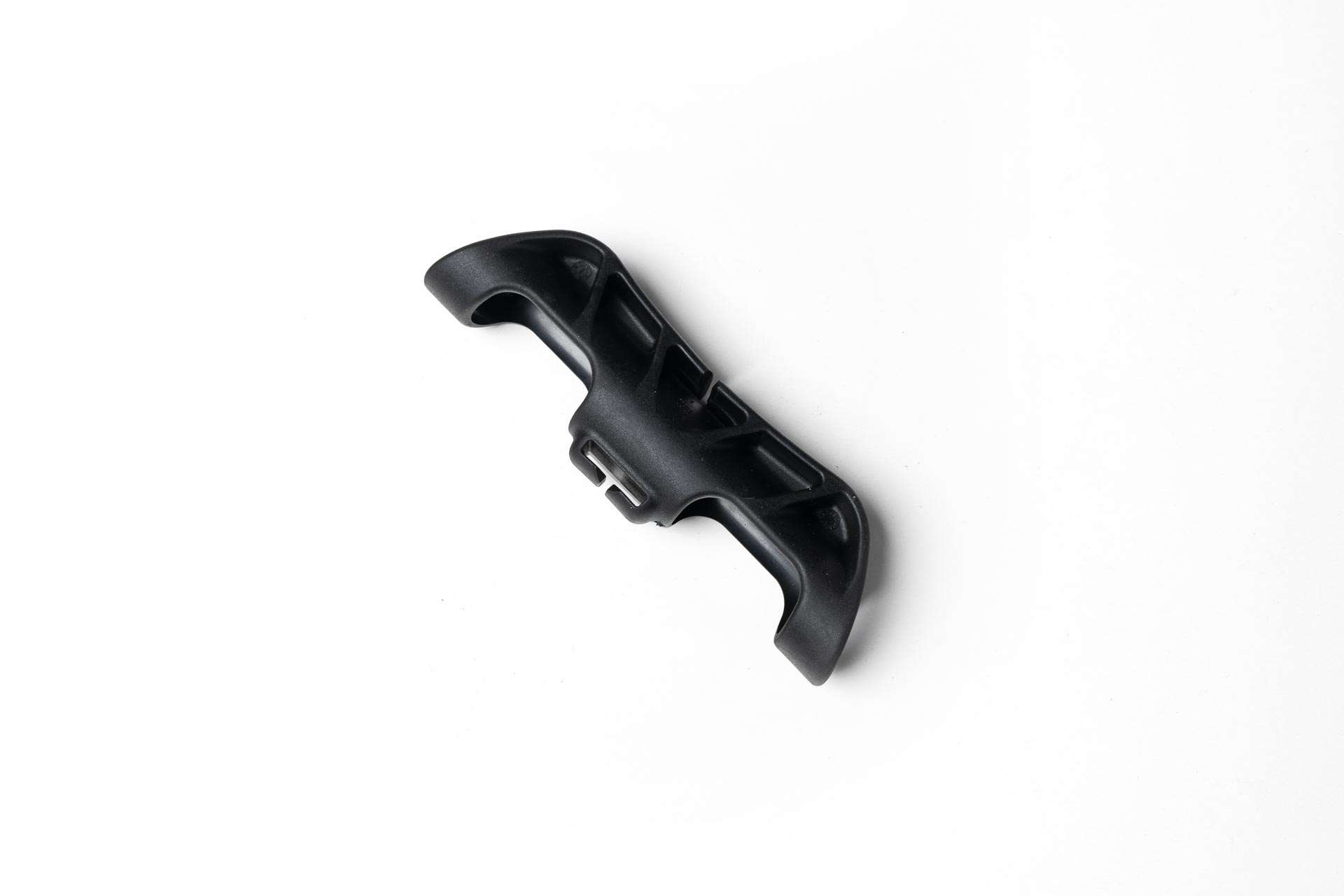 Protectores de plástico para el soporte en 'U' de los portabicicletas TowCar B2, B3 y B4, diseñados para proteger las bicicletas durante el transporte.