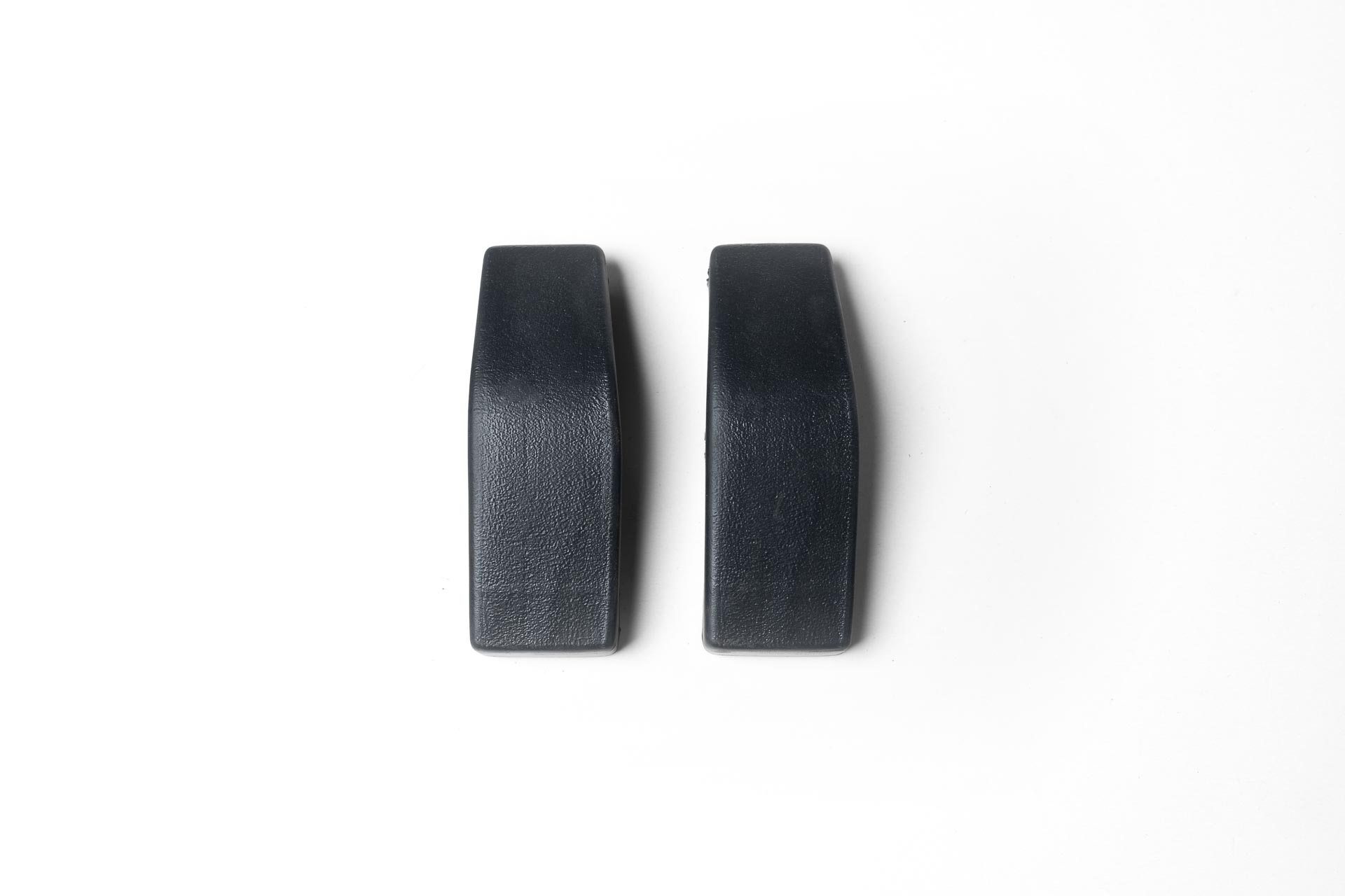 Juego de 2 protectores para cerraduras TowBox V1, diseñados para proteger las cerraduras frente a la suciedad y el desgaste.
