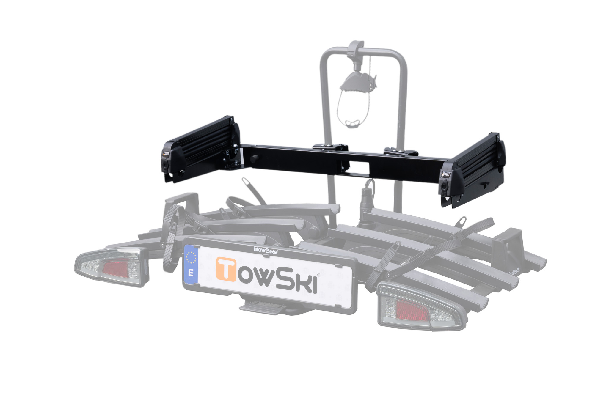 TowSki Ride, accesorio para convertir portabicicletas y portamotos en un portaesquís o portatablas de snowboard compatible con múltiples modelos de bola de enganche.