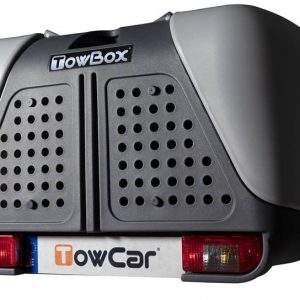 TowBox V2 color gris instalado en un vehículo, diseñado para ampliar la capacidad de carga y transportar animales de forma segura y cómoda.