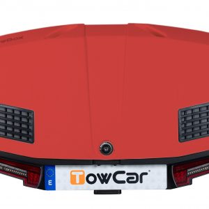 TowBox V3 color rojo instalado en un vehículo, ofreciendo una solución moderna y segura para ampliar la capacidad de carga durante cualquier viaje.