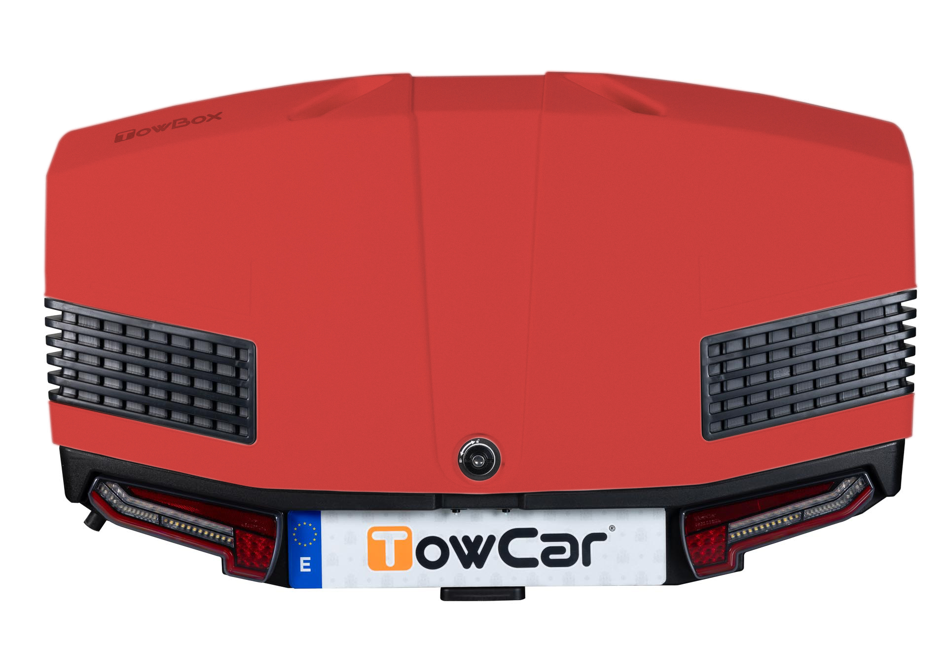 TowBox V3 color rojo instalado en un vehículo, ofreciendo una solución moderna y segura para ampliar la capacidad de carga durante cualquier viaje.